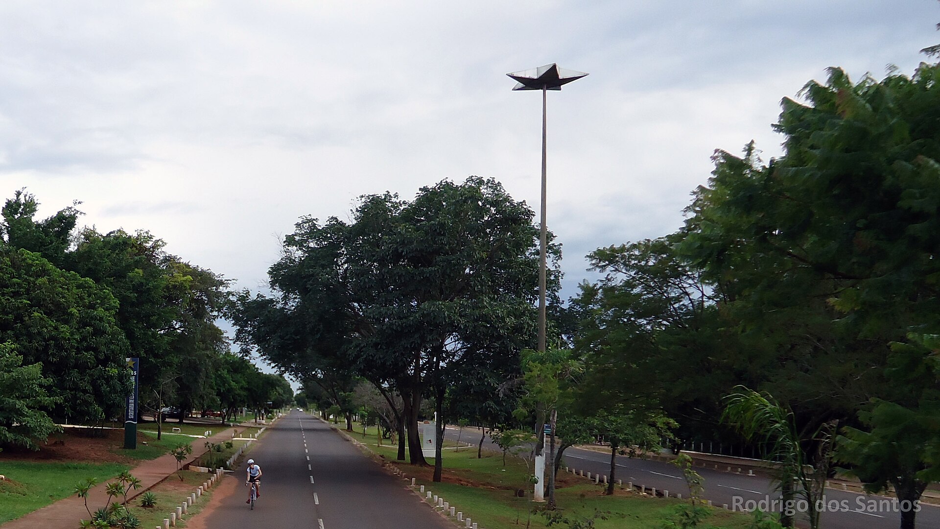 Imagem de referência de Parque dos Poderes, descrito nos dados abertos como parque na cidade de Campo Grande, no Mato Grosso do Sul