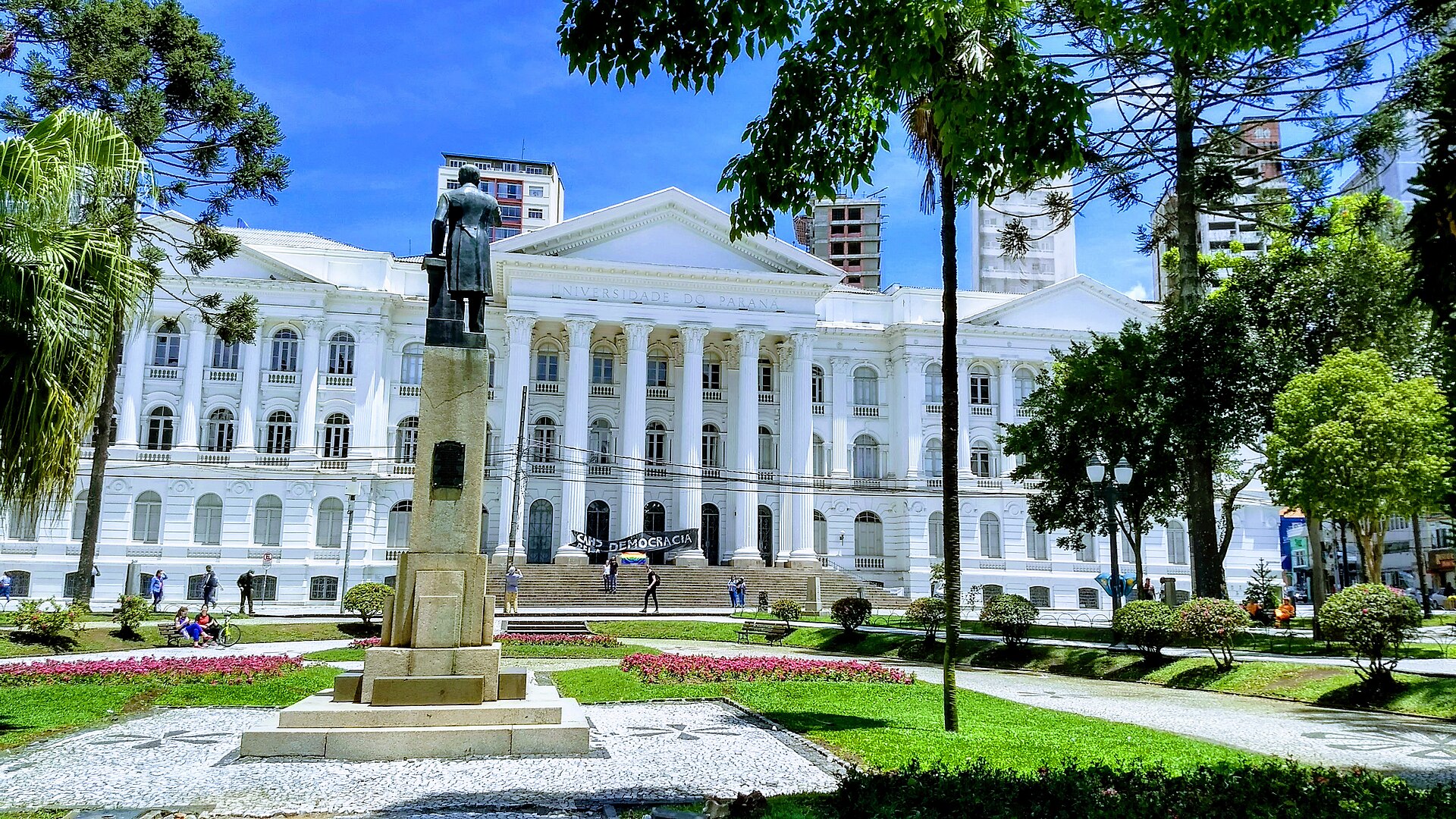 Imagem de referência de Universidade Federal do Paraná, descrito nos dados abertos como universidade pública federal em Curitiba, Paraná