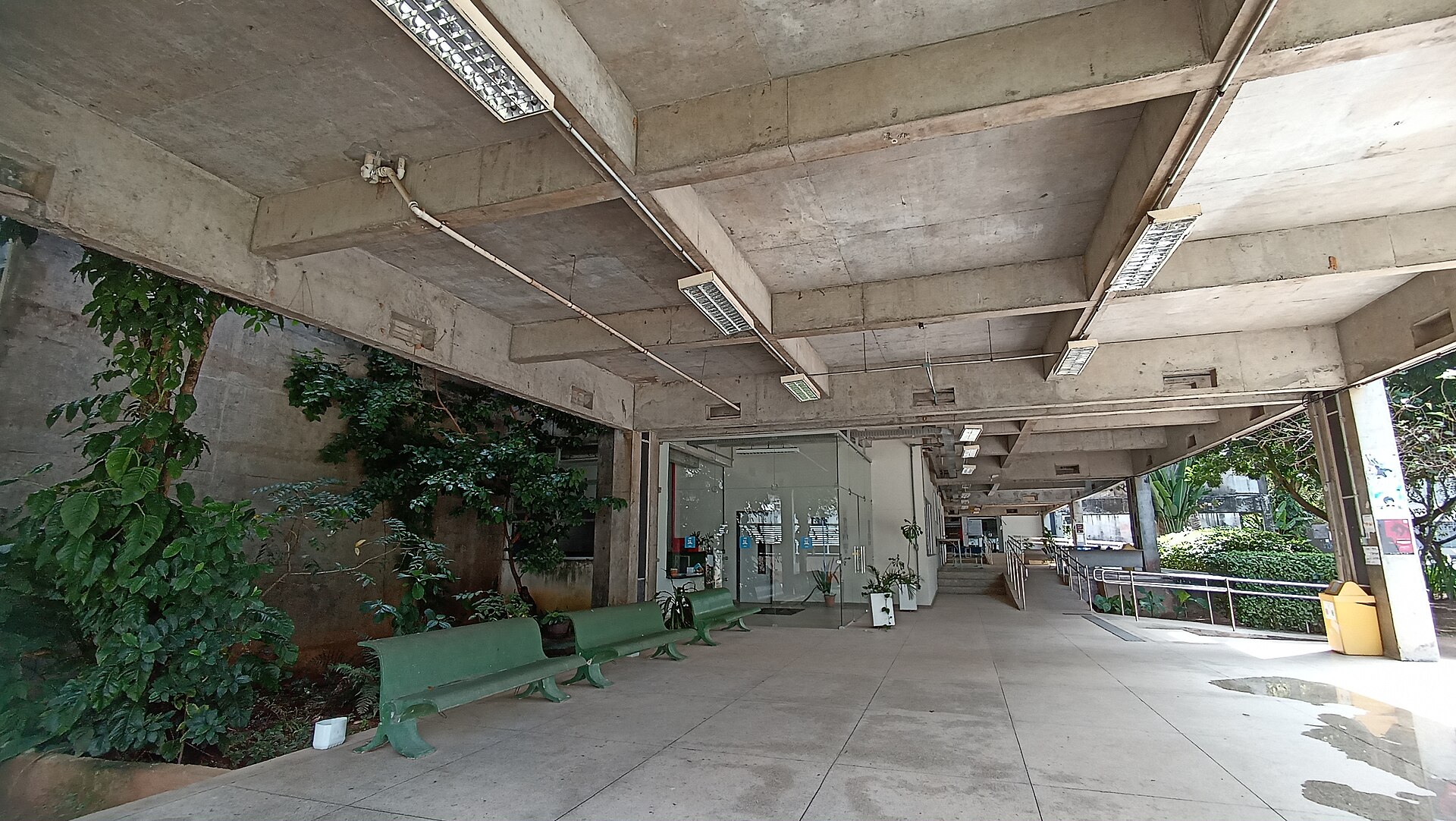 Imagem de referência de Faculdade de Farmácia da Universidade Federal da Bahia, descrito nos dados abertos como unidade universitária da UFBA em Salvador