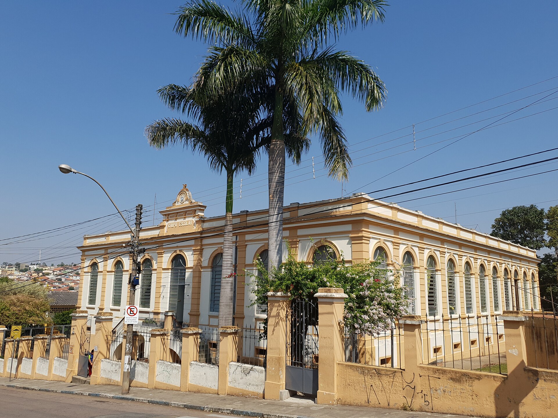 Imagem de referência de E.M.E.F. Coronel Julio César, descrito nos dados abertos como bem tombado pelo CONDEPHAAT na cidade de Itatiba