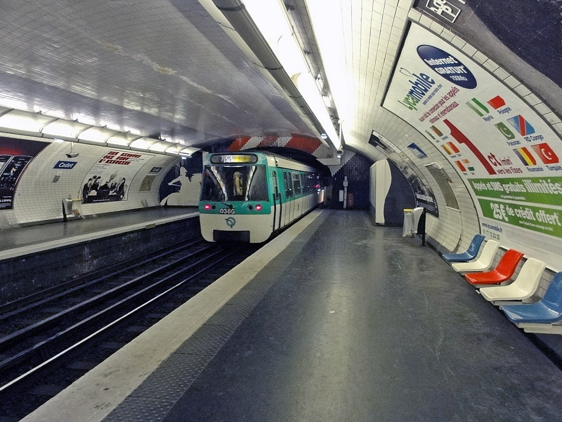 Imagem de referência de Cadet, descrito nos dados abertos como estação do Metropolitano de Paris