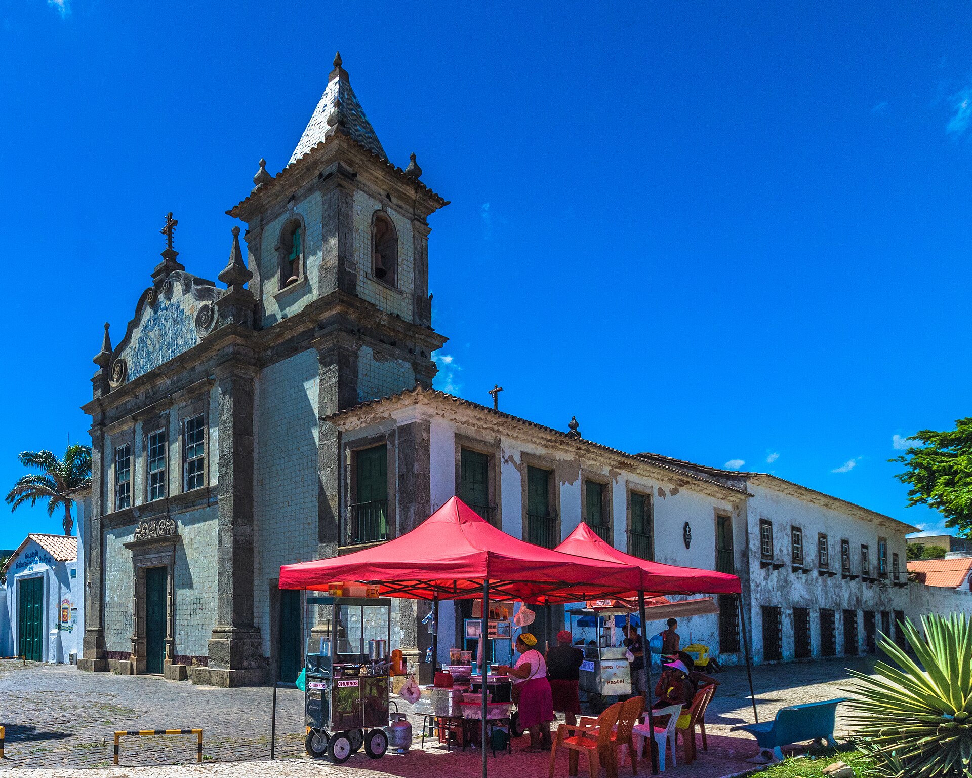 Imagem de referência de Igreja e Hospício de Nossa Senhora da Boa Viagem, descrito nos dados abertos como bem tombado pelo Instituto do Patrimônio Artístico e Cultural da Bahia na cidade de Salvador