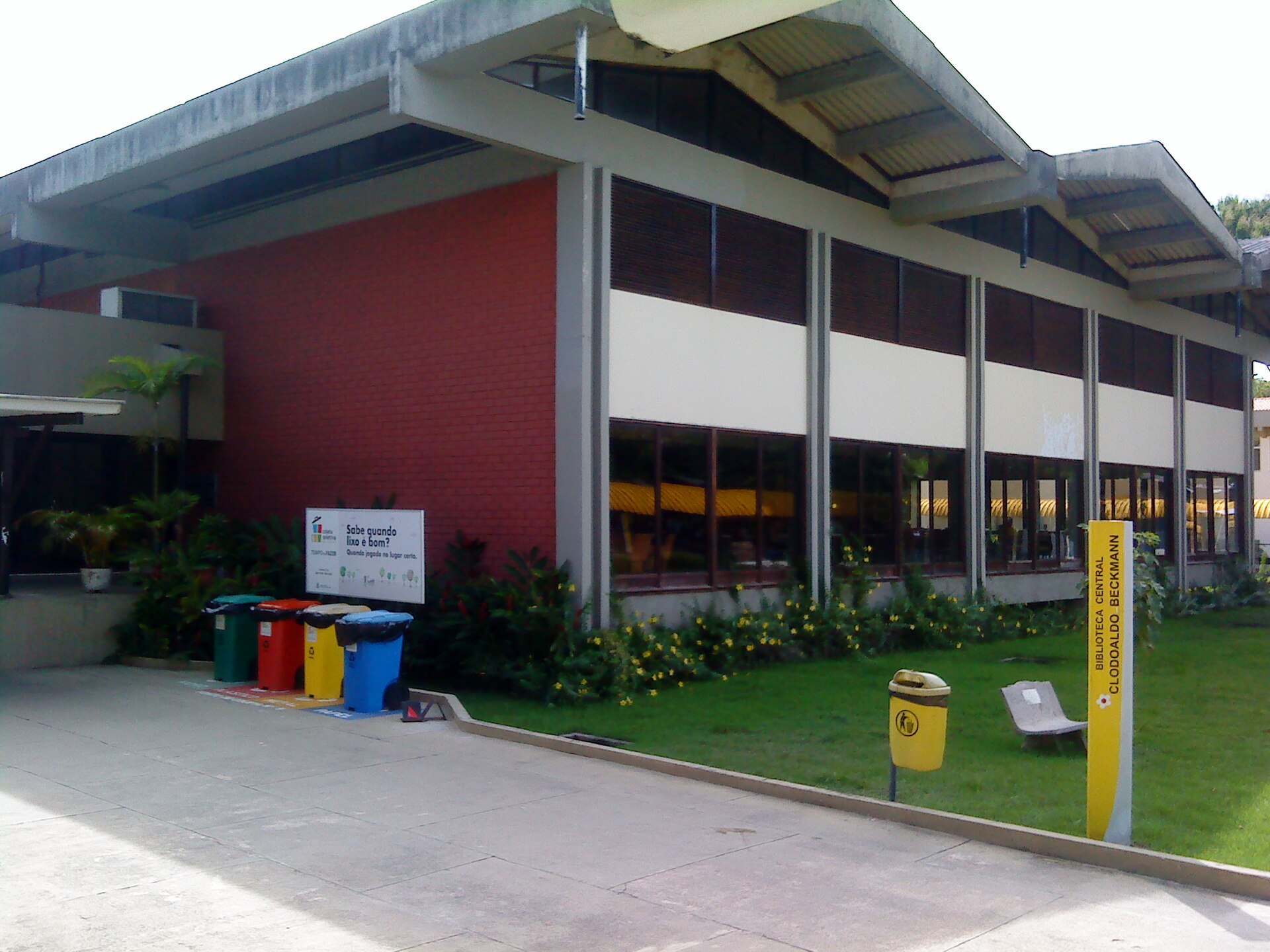 Imagem de referência de Universidade Federal do Pará, descrito nos dados abertos como universidade pública federal em Belém, Pará