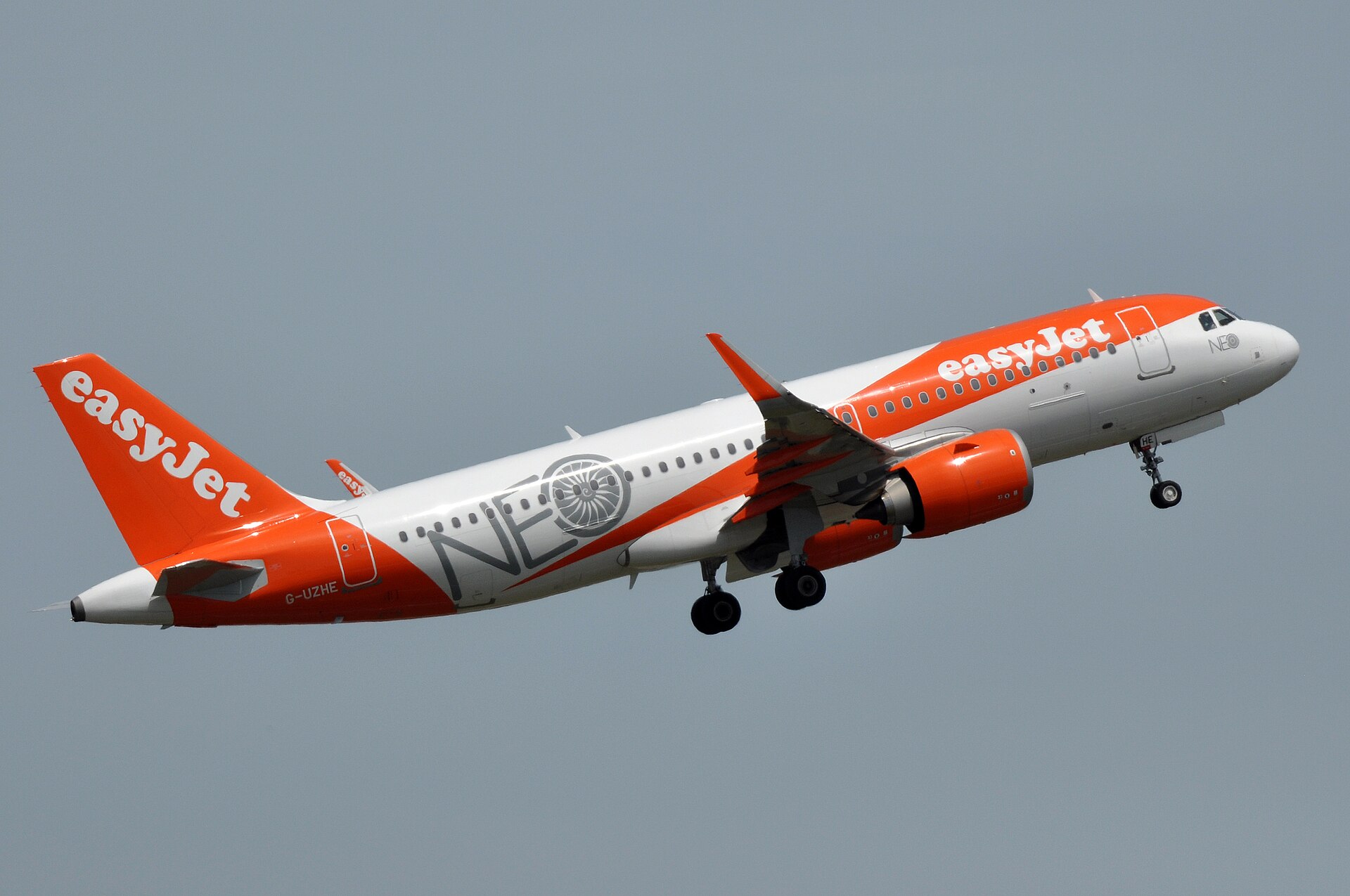Imagem de referência de easyJet Airlines, descrito nos dados abertos como linha aérea low-cost britânica