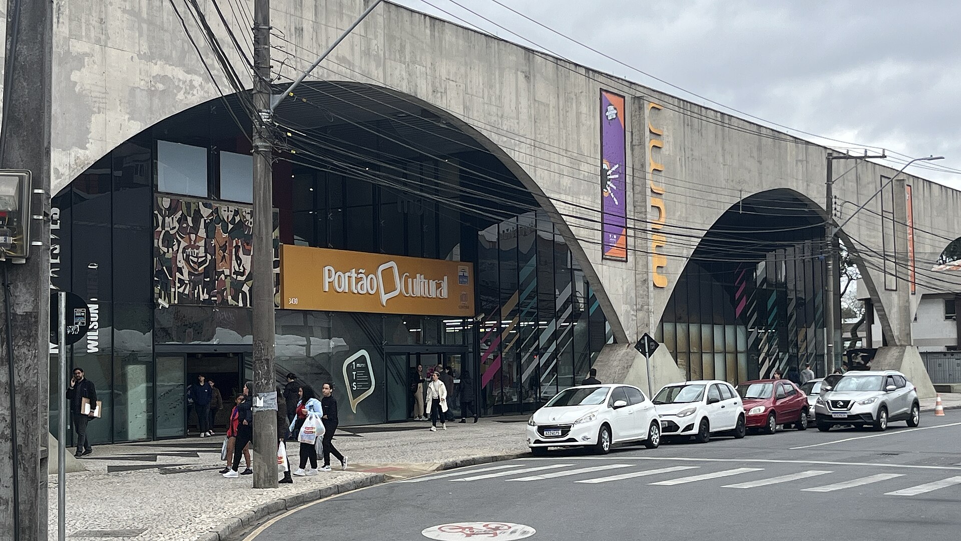 Imagem de referência relacionada a Museu Municipal de Arte, item descrito como museu em Curitiba, Brasil