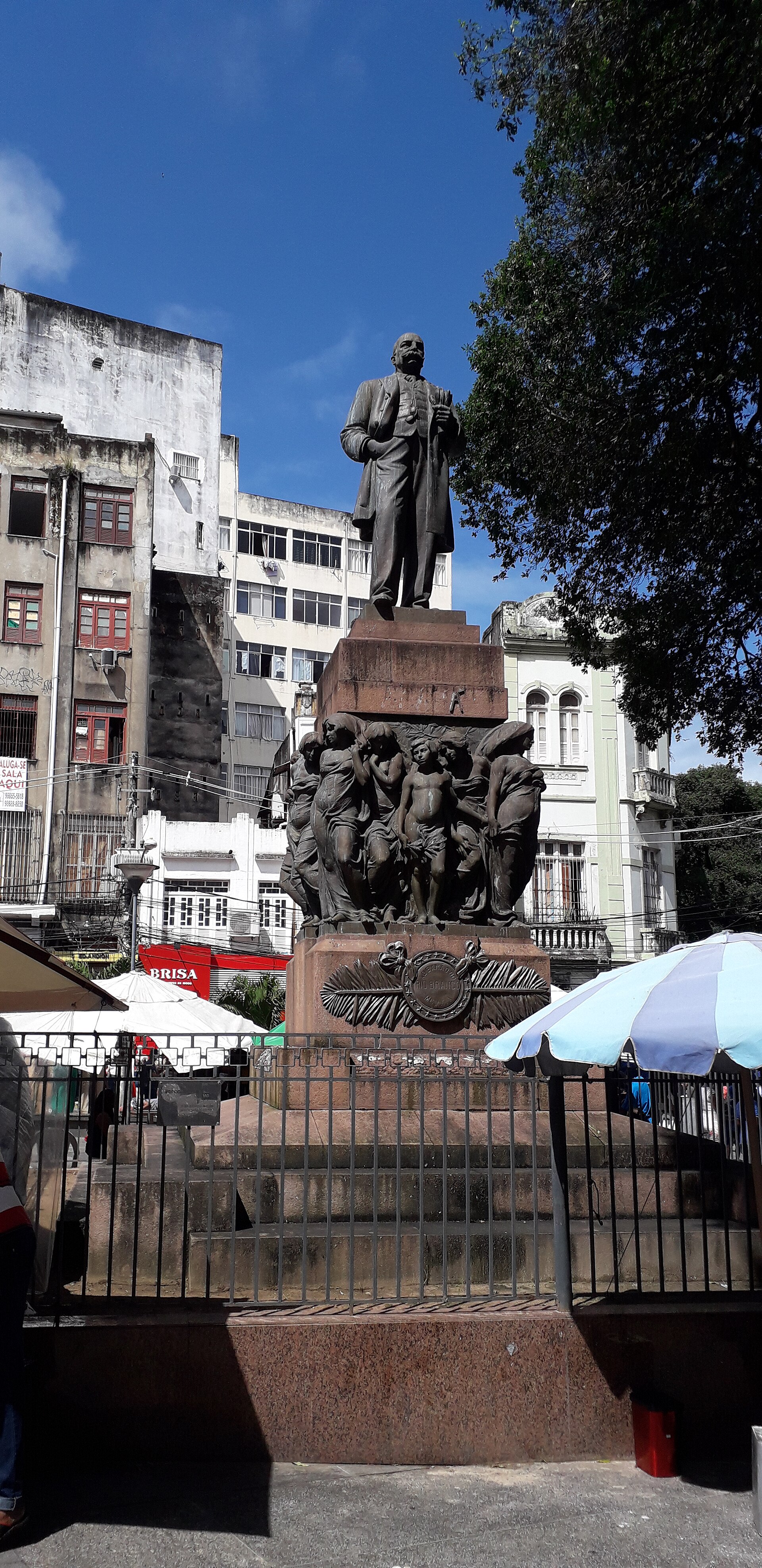 Imagem de referência de Monumento ao Barão do Rio Branco, descrito nos dados abertos como monumento em Salvador, Bahia, Brasil