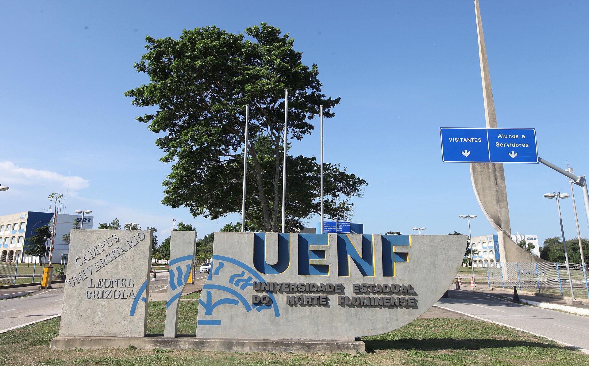 Imagem de referência relacionada a Universidade Estadual do Norte Fluminense Darcy Ribeiro, item descrito como universidade pública estadual em Campos dos Goytacazes, Rio de Janeiro