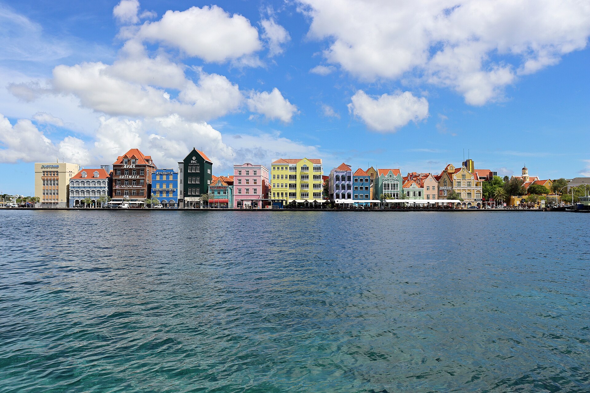 Imagem de referência relacionada a Willemstad, item descrito como capital e maior cidade do Curaçau