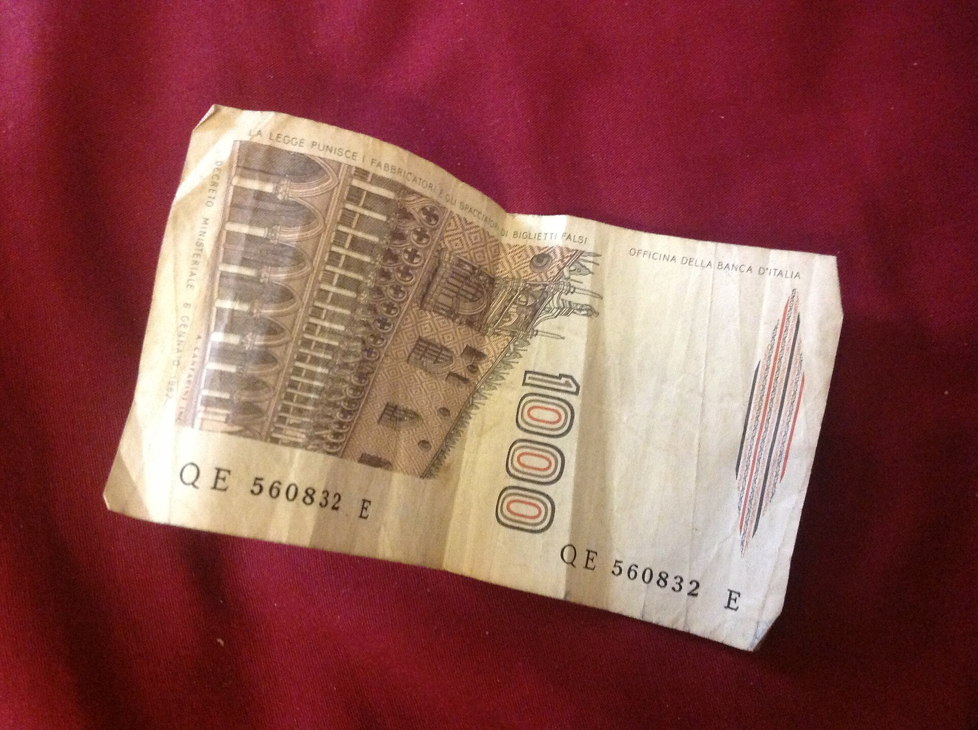 Imagem de referência relacionada a libra libanesa, item descrito como registro de referência sobre libra libanesa, organizado a partir de dados estruturados abertos