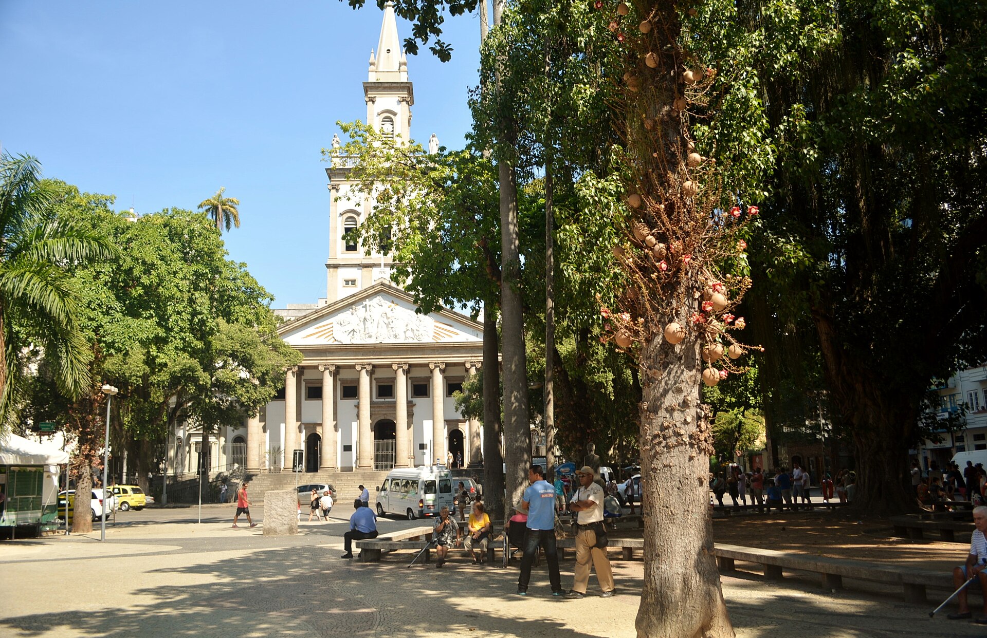 Imagem de referência de Largo do Machado, descrito nos dados abertos como praça no Rio de Janeiro