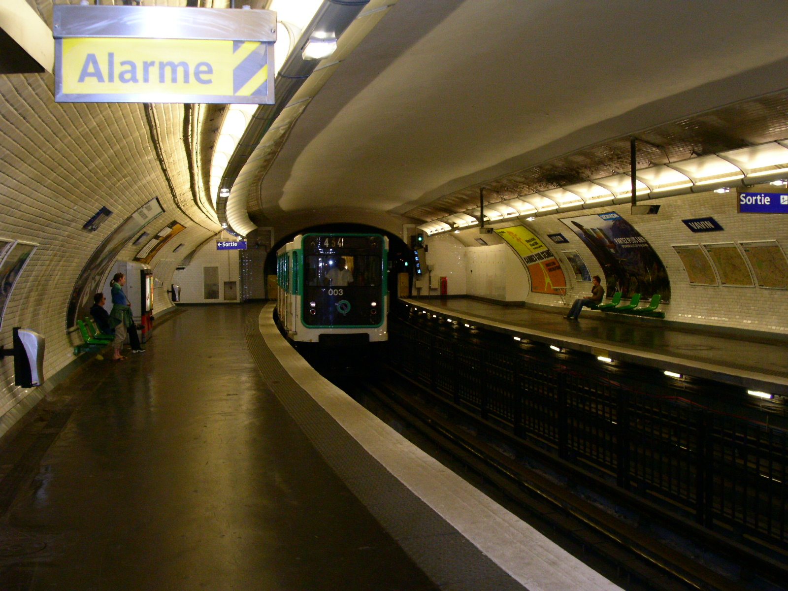 Imagem de referência de Vavin, descrito nos dados abertos como estação do Metropolitano de Paris