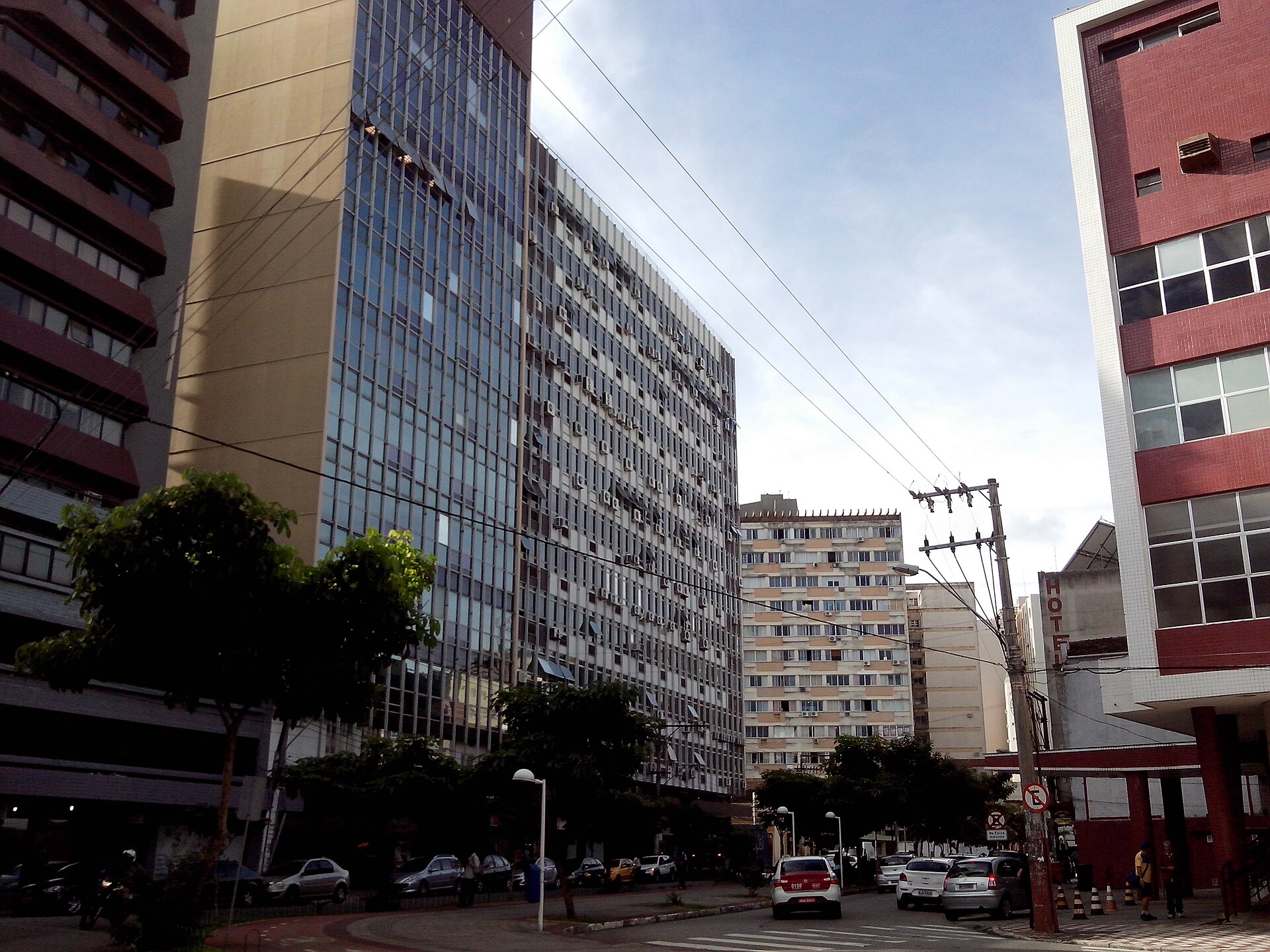 Imagem de referência de Avenida Hercílio Luz, descrito nos dados abertos como avenue in the center of Florianópolis