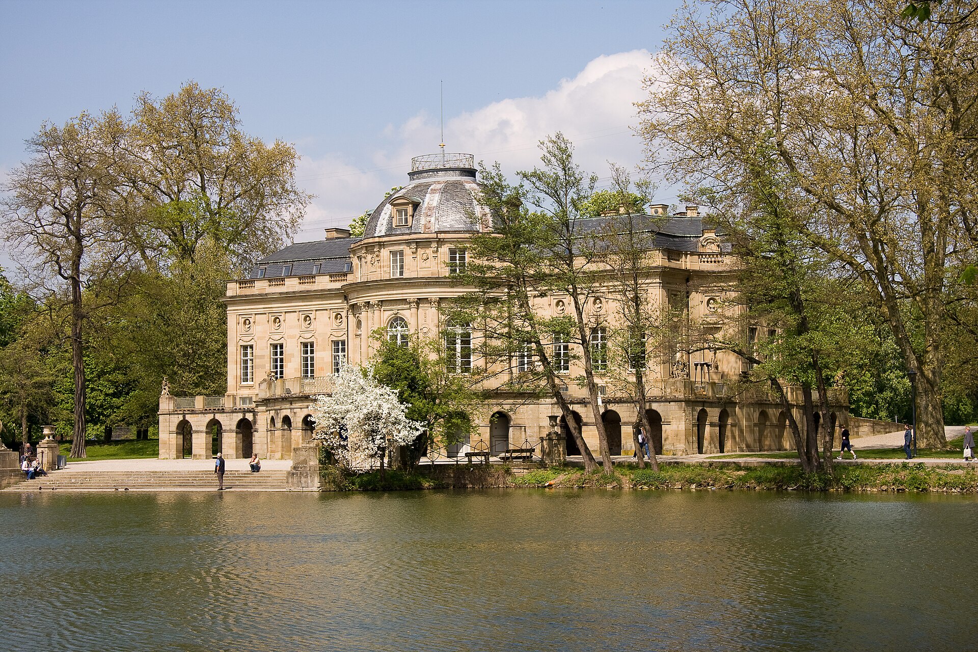Imagem de referência relacionada a Castelo de Monrepos, item descrito como registro de referência sobre Castelo de Monrepos, organizado a partir de dados estruturados abertos