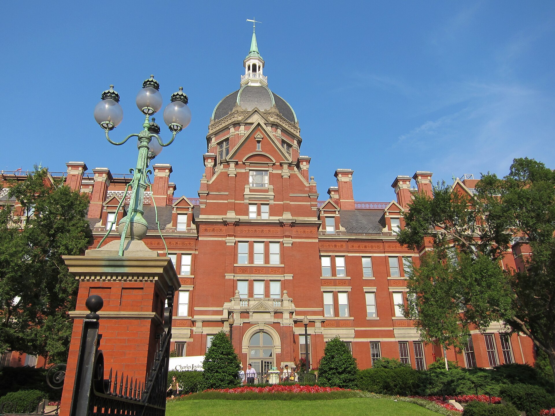 Imagem de referência de Universidade Johns Hopkins, descrito nos dados abertos como universidade de Maryland, nos Estados Unidos