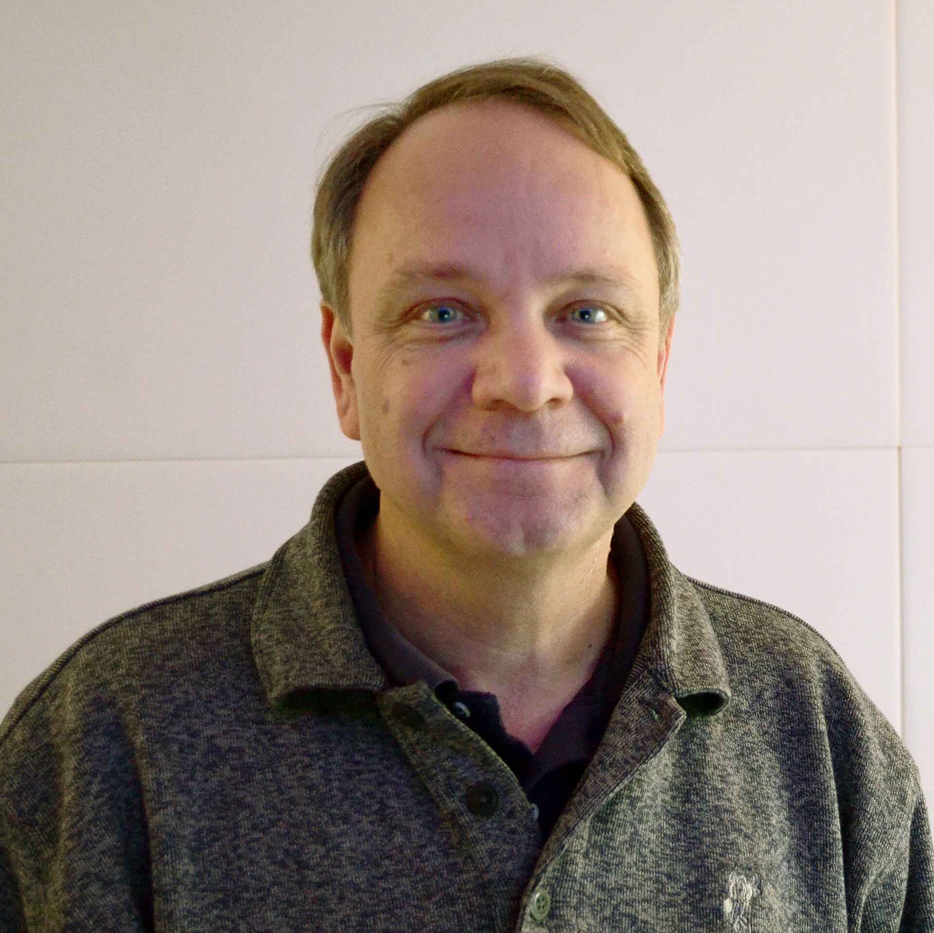 Imagem de referência de Sid Meier, descrito nos dados abertos como programador e designer canadiano