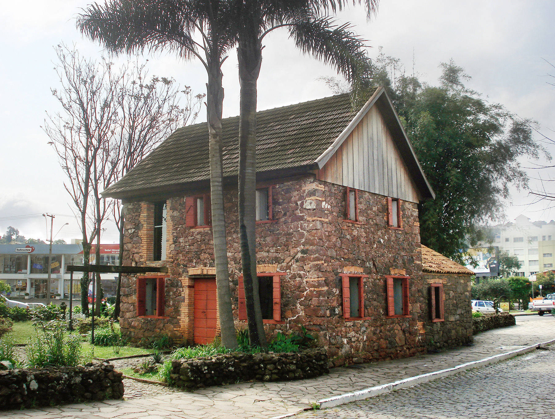 Imagem de referência de Museu Ambiência Casa de Pedra, descrito nos dados abertos como patrimônio localizado em Caxias do Sul, Rio Grande do Sul, Brasil