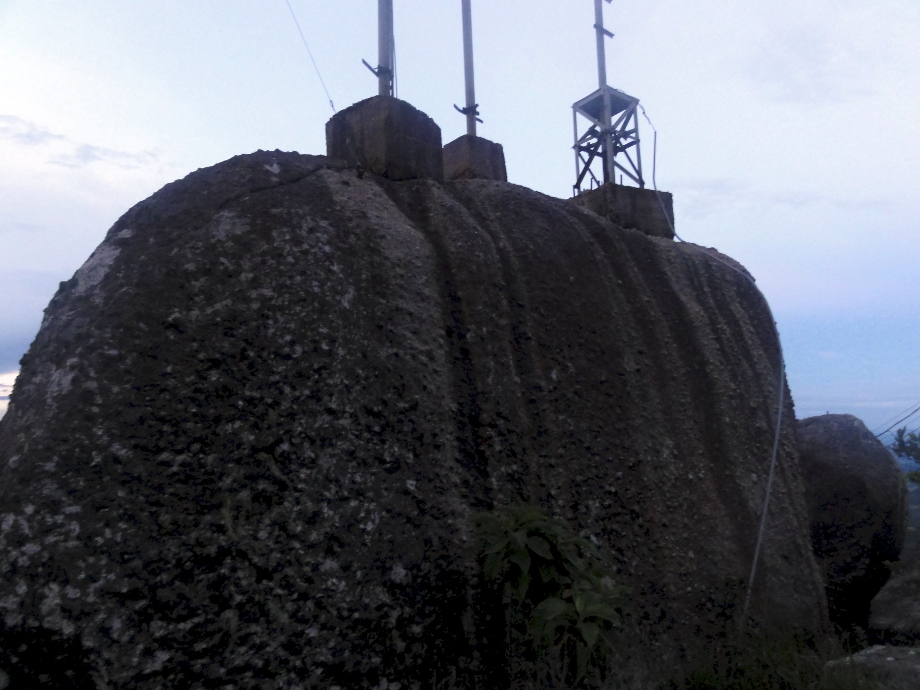 Imagem de referência relacionada a Pedra de São Domingos, item descrito como elevação rochosa do estado de Minas Gerais localizada na Serra da Mantiqueira no extremo sul do estado