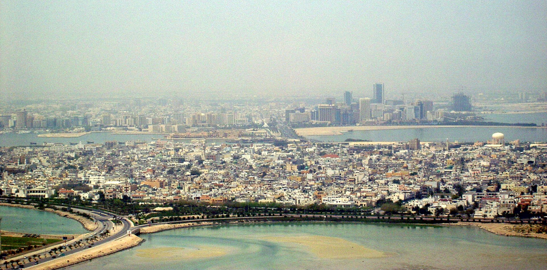 Imagem de referência relacionada a Al Muharraq, item descrito como registro de referência sobre Al Muharraq, organizado a partir de dados estruturados abertos