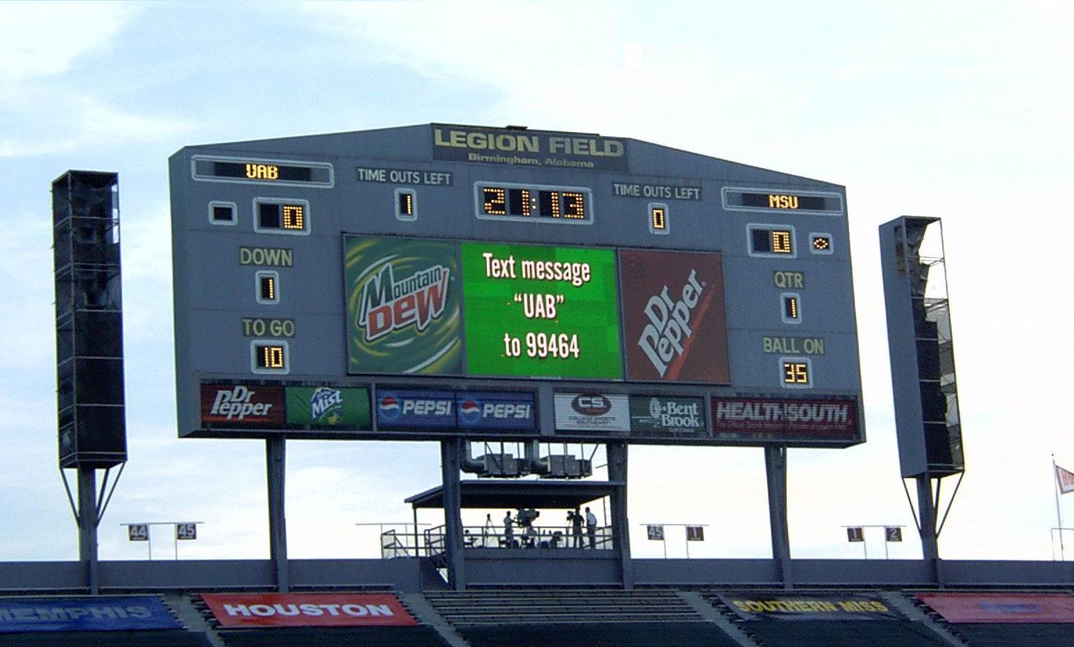 Imagem de referência de Legion Field, descrito nos dados abertos como estádio em Birmingham, Estados Unidos