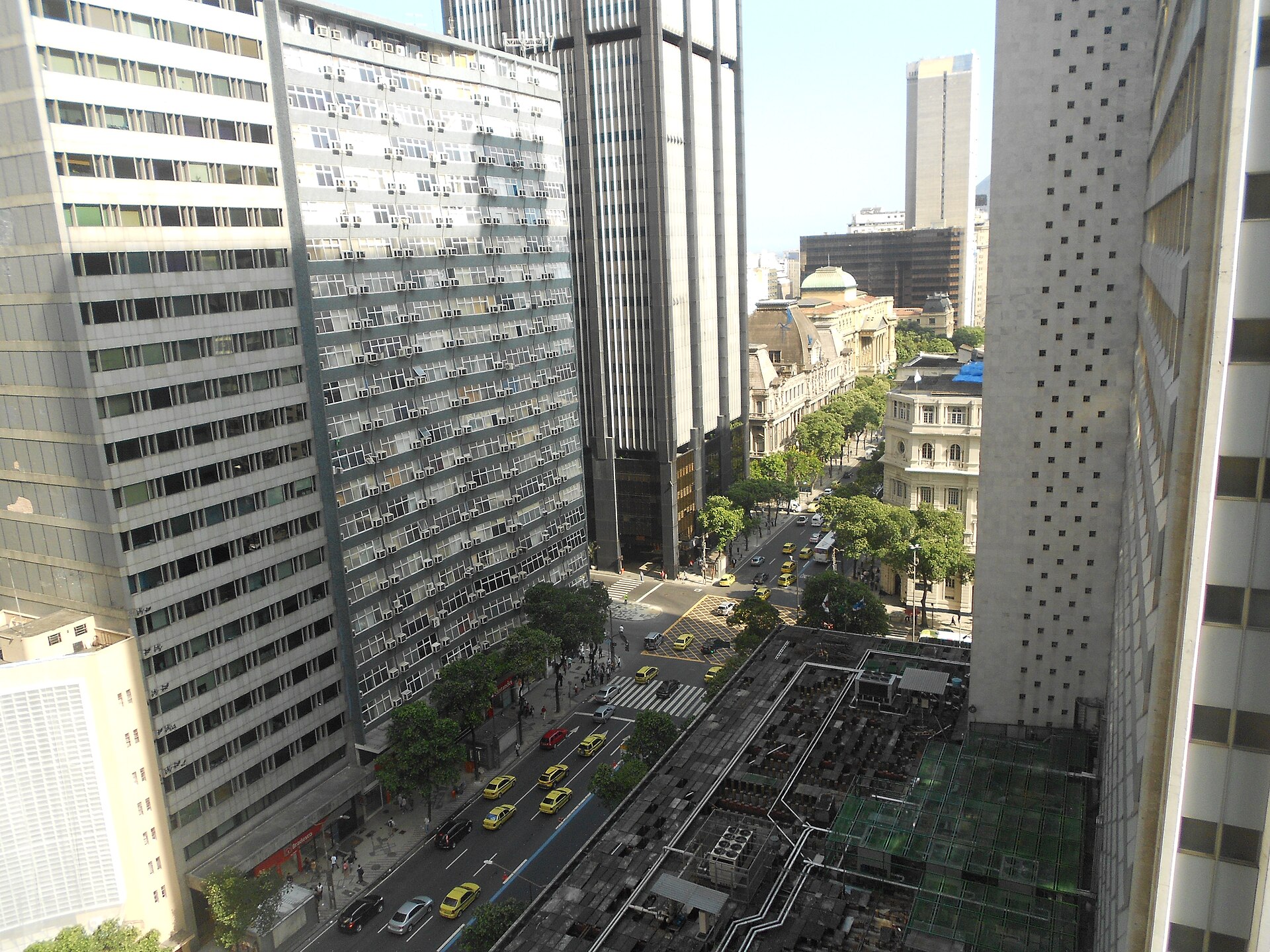 Imagem de referência de Avenida Rio Branco, descrito nos dados abertos como avenida no Rio de Janeiro