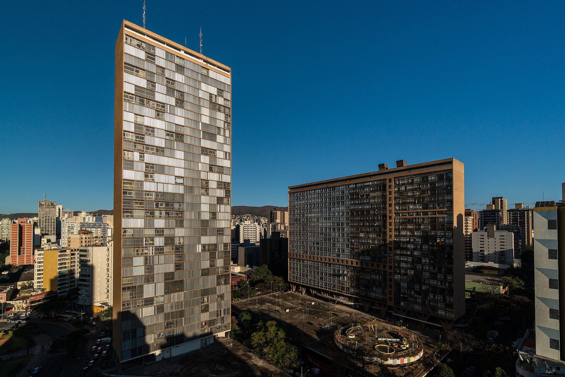 Imagem de referência de Conjunto Habitacional Governador Juscelino Kubitschek, descrito nos dados abertos como edifício no município brasileiro de Belo Horizonte