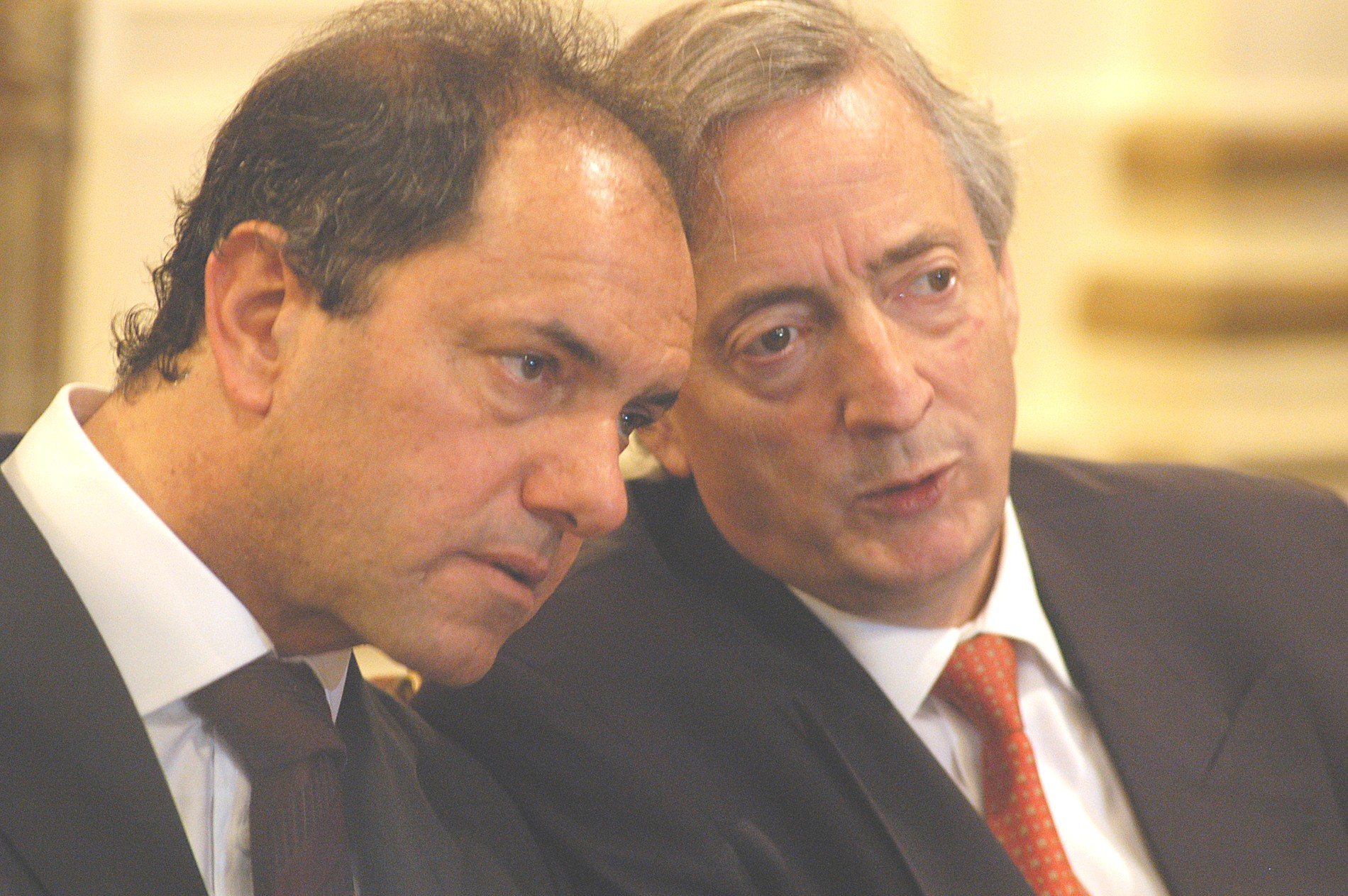 Imagem de referência relacionada a Daniel Scioli, item descrito como político argentino