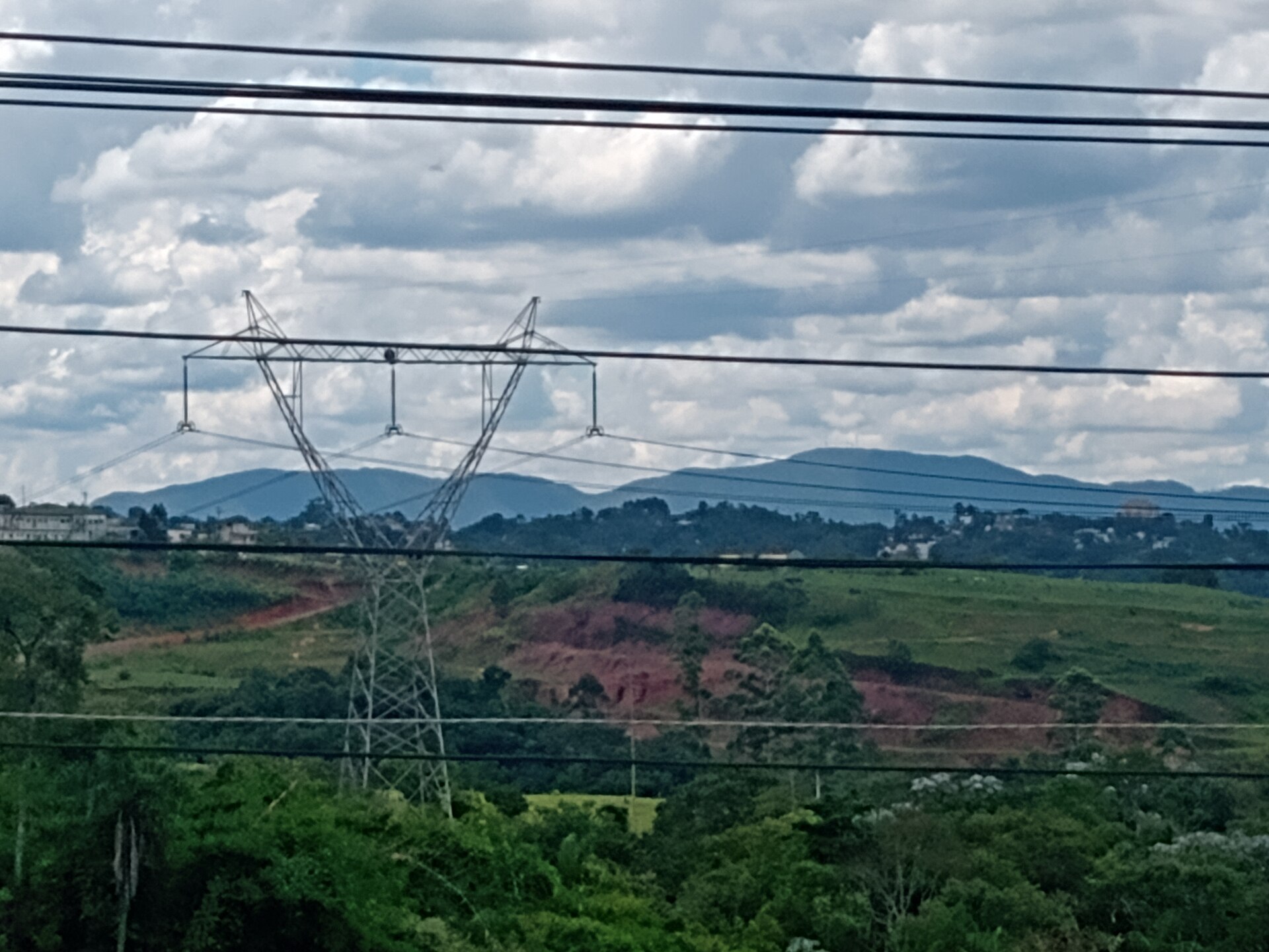 Imagem de referência de Serra do Itaberaba ou do Gil, descrito nos dados abertos como serra montanhosa no estado de São Paulo, Brasil