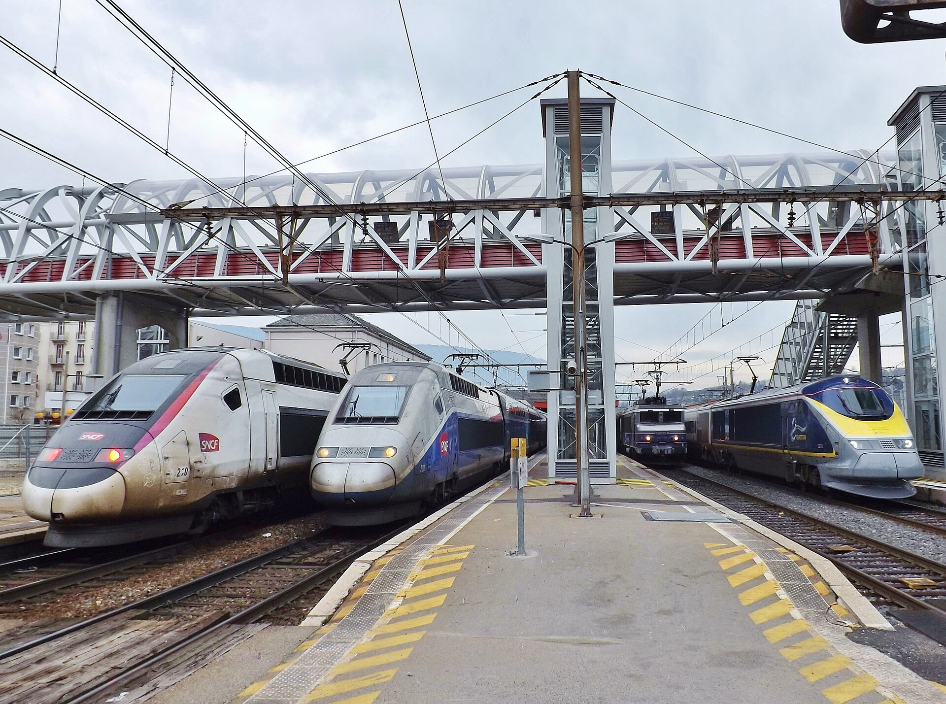 Imagem de referência de Société nationale des chemins de fer français, descrito nos dados abertos como empresa ferroviária