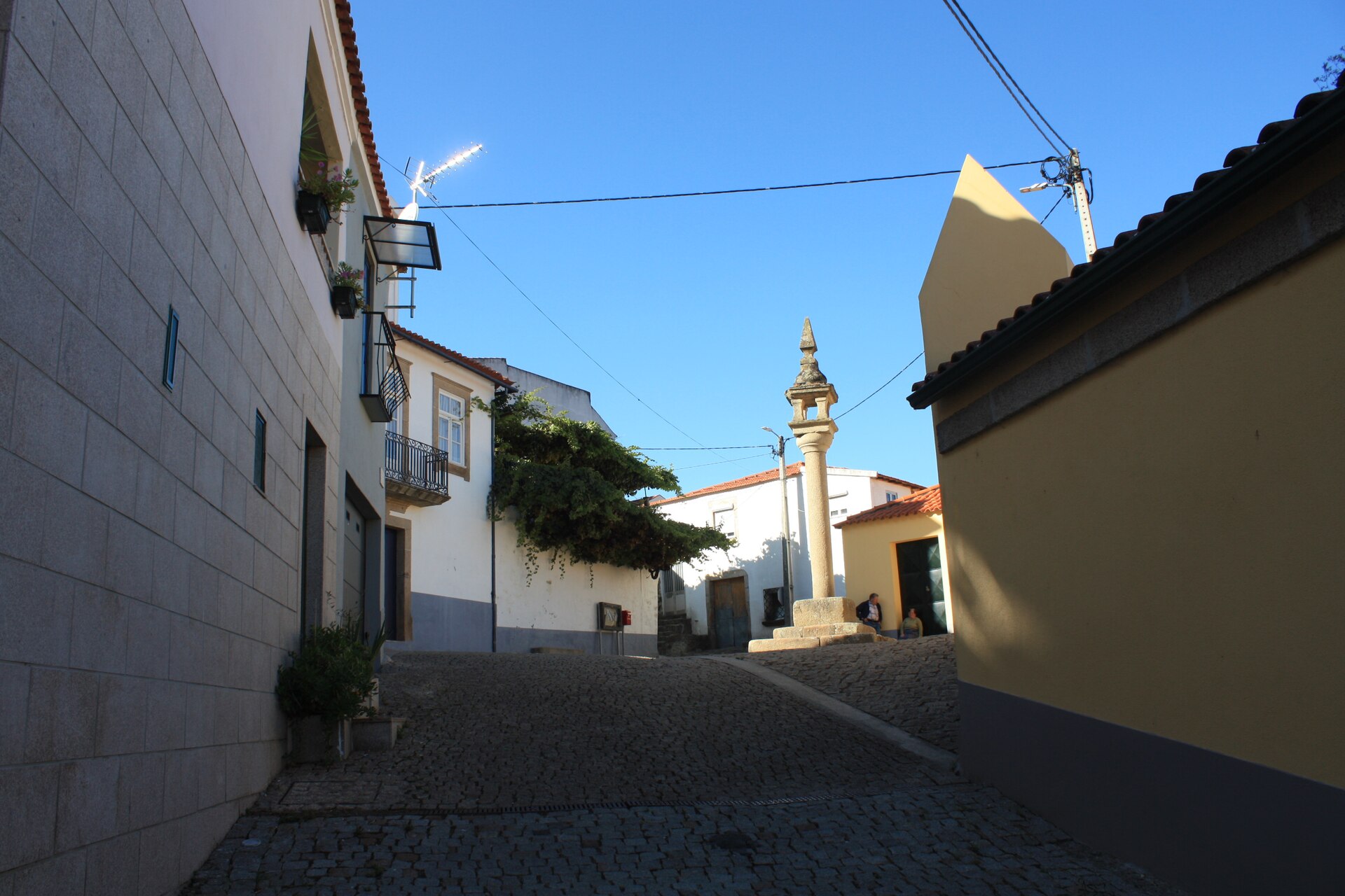 Imagem de referência relacionada a Gouvães do Douro, item descrito como povoação portuguesa do Município de Sabrosa