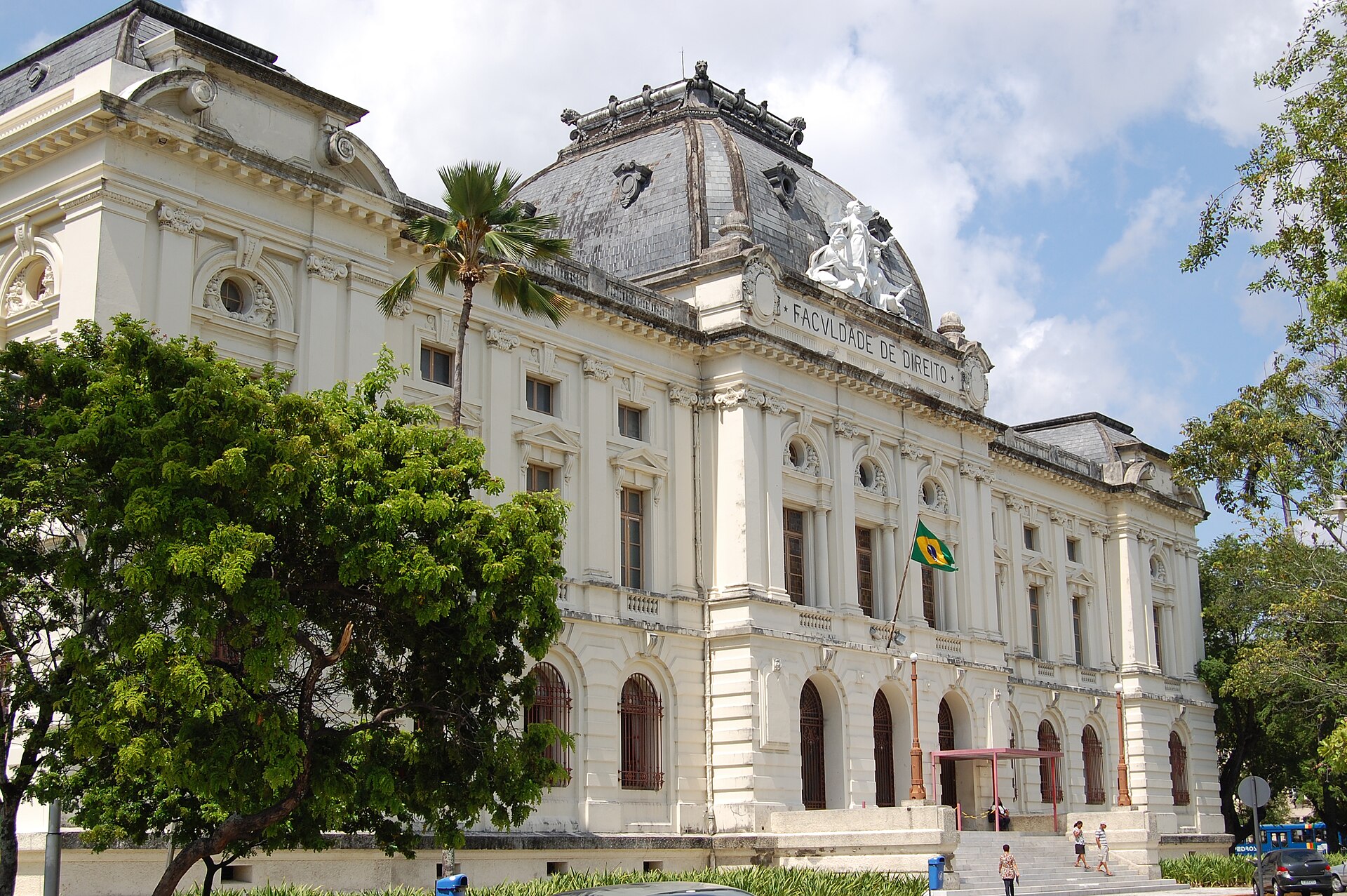 Imagem de referência de Faculdade de Direito da Universidade Federal de Pernambuco, descrito nos dados abertos como patrimônio localizado no Brasil