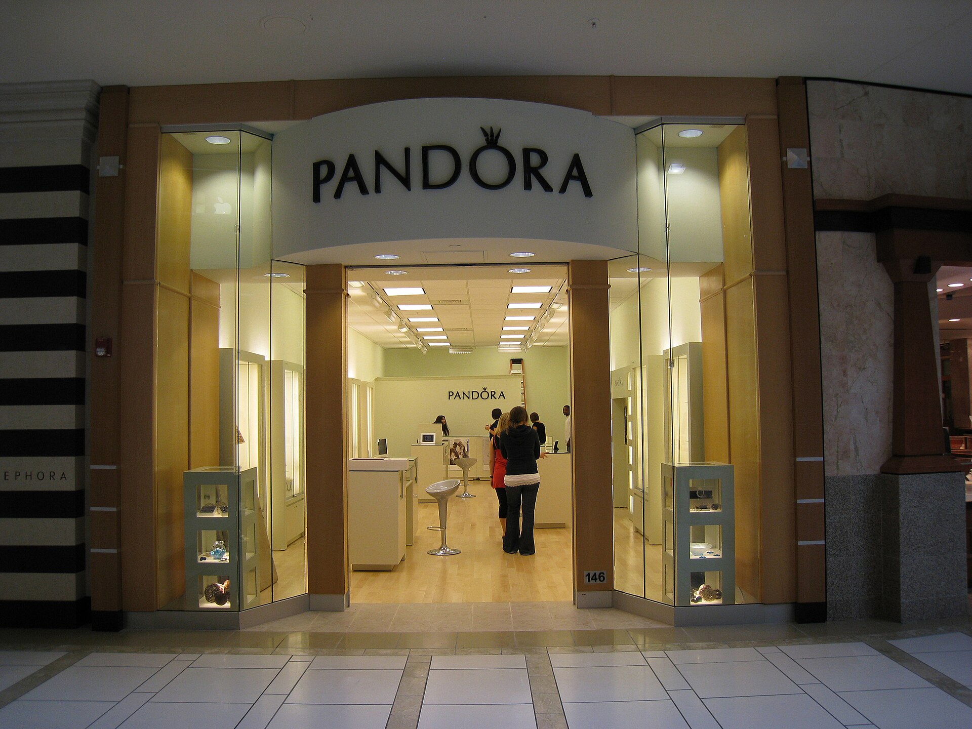 Imagem de referência relacionada a Pandora, item descrito como registro de referência sobre Pandora, organizado a partir de dados estruturados abertos