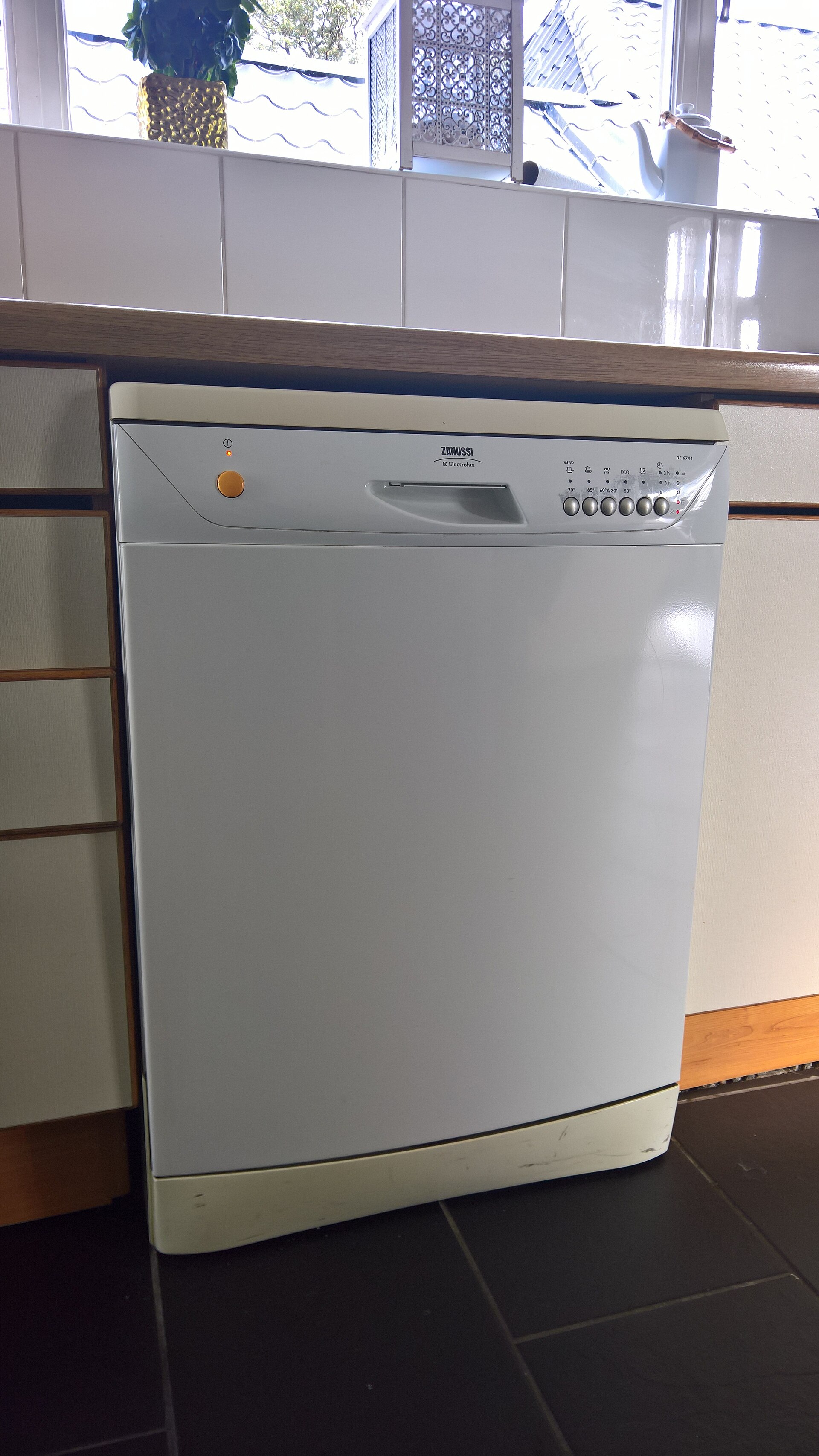 Imagem de referência de Zanussi, descrito nos dados abertos como produtora italiana de eletrodomésticos