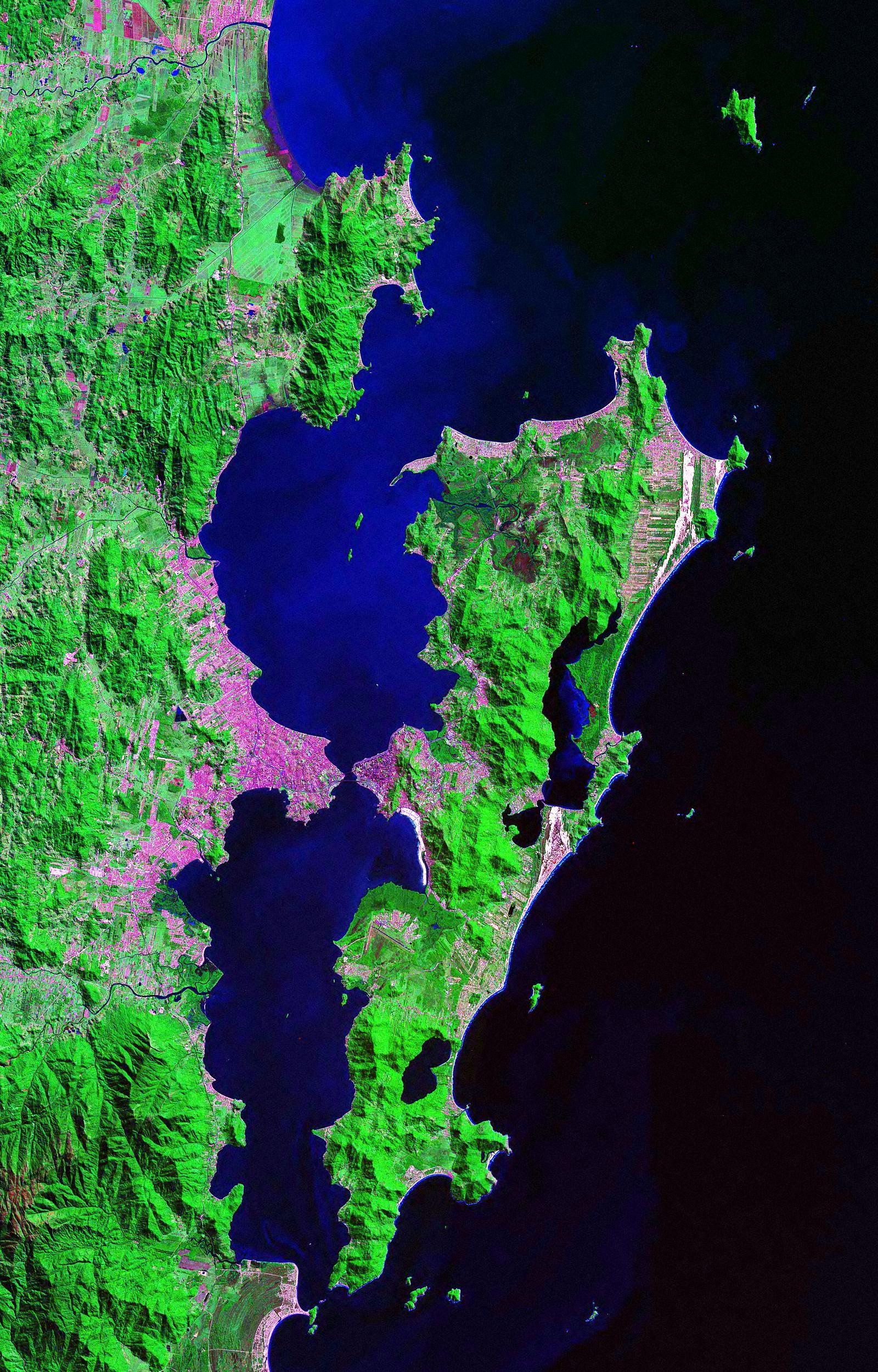 Imagem de referência relacionada a Ilha de Santa Catarina, item descrito como ilha no Brasil