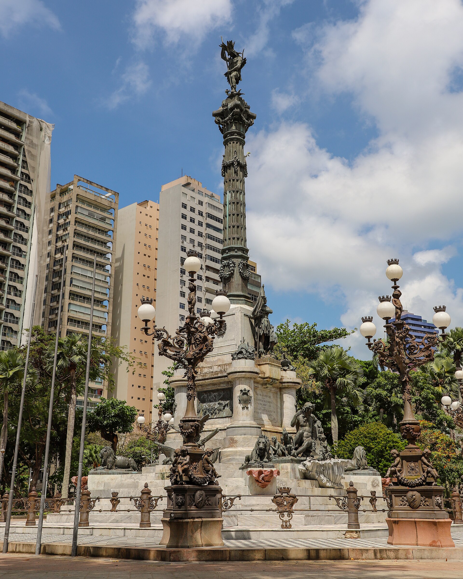 Imagem de referência de Monumento ao Dois de Julho, descrito nos dados abertos como escultura em Salvador, Bahia