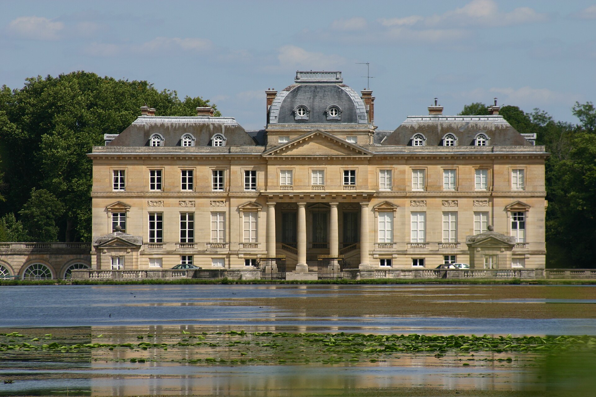 Imagem de referência de castelo de Marais, descrito nos dados abertos como castelo francês
