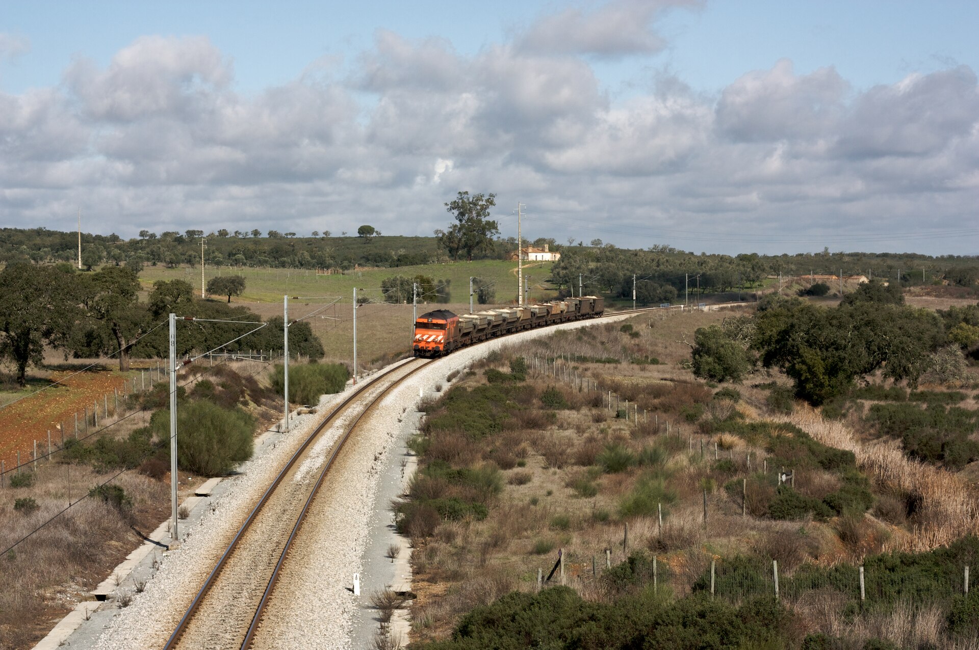 Imagem de referência de Linha do Sul, descrito nos dados abertos como linha ferroviária em Portugal