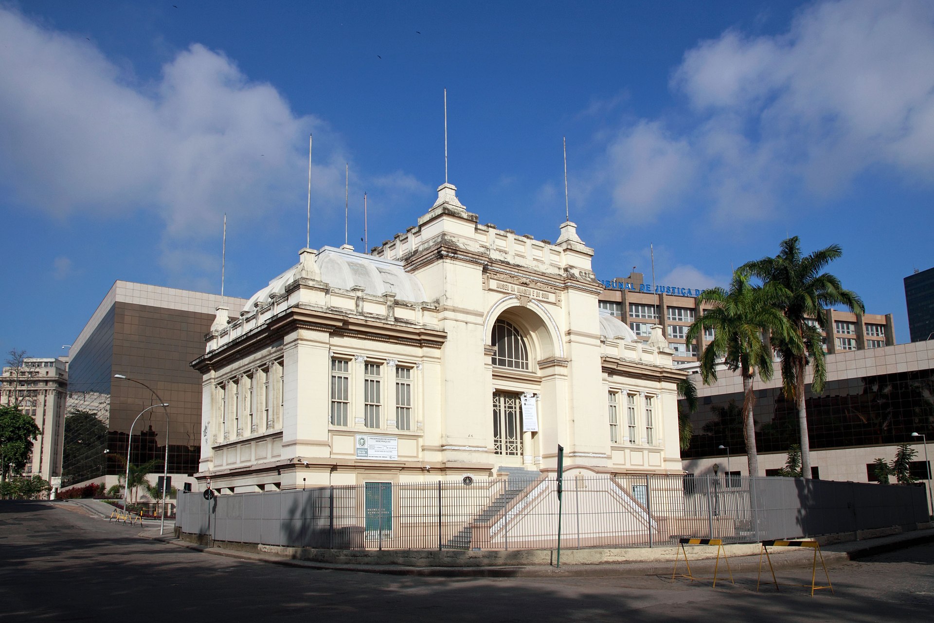 Imagem de referência relacionada a Museu da Imagem e do Som do Rio de Janeiro, item descrito como museu em Rio de Janeiro, Brasil