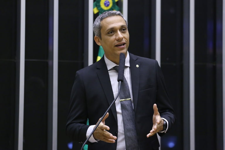 TSE determina retirada de áudio de Gayer sobre mesários do canal de WhatsApp Tropa do Flávio