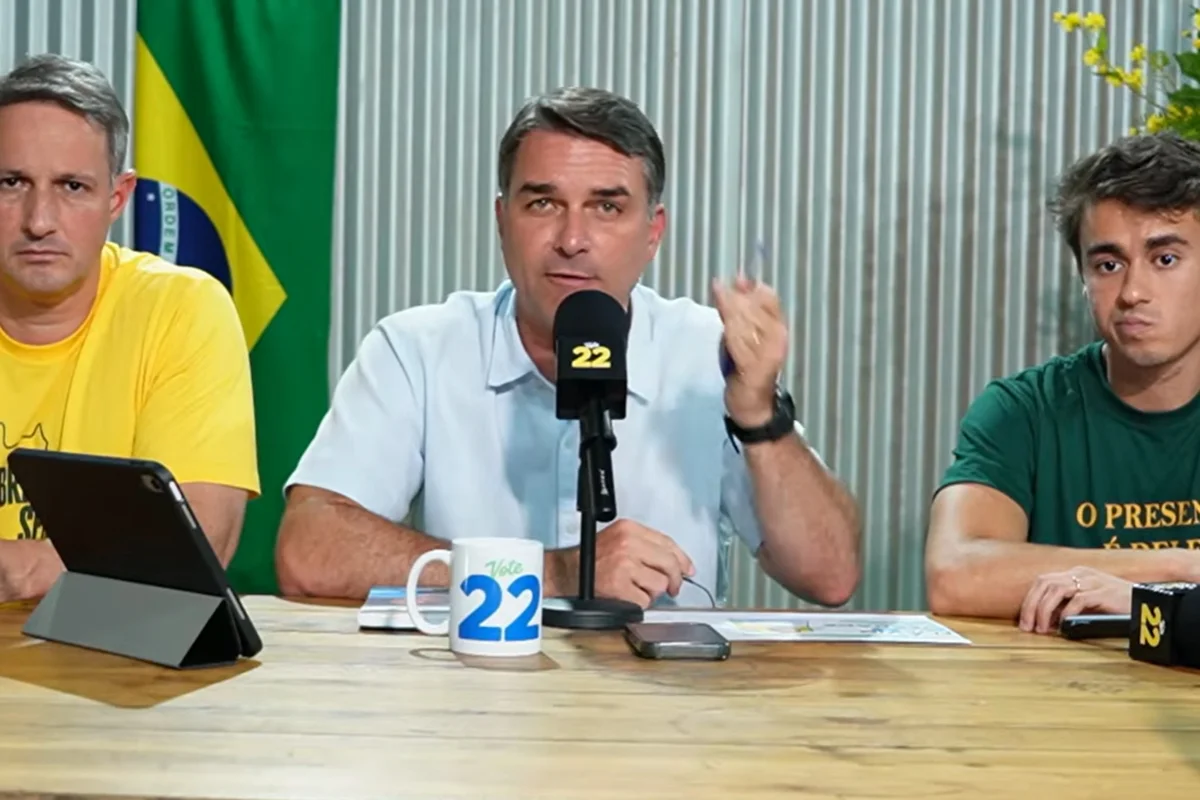 Flávio comenta Datafolha e diz que está "muito mais na frente" de Lula