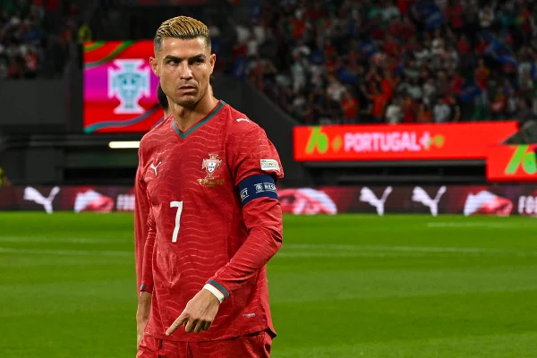 Cristiano Ronaldo sugere adeus à seleção, mas reafirma desejo de convocação - destaque galeria