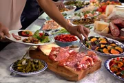 19 dos principais cortes da casa, mais de 40 opções de guarnições na mesa de salada