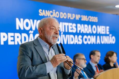 Lula pede ao TSE cassação e inelegibilidade de Flávio por 8 anos por falta de isonomia da Meta