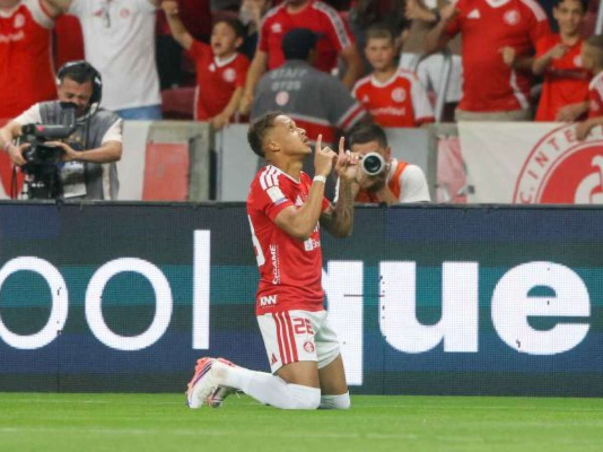 Internacional vence o Corinthians e respira na luta contra o Z4