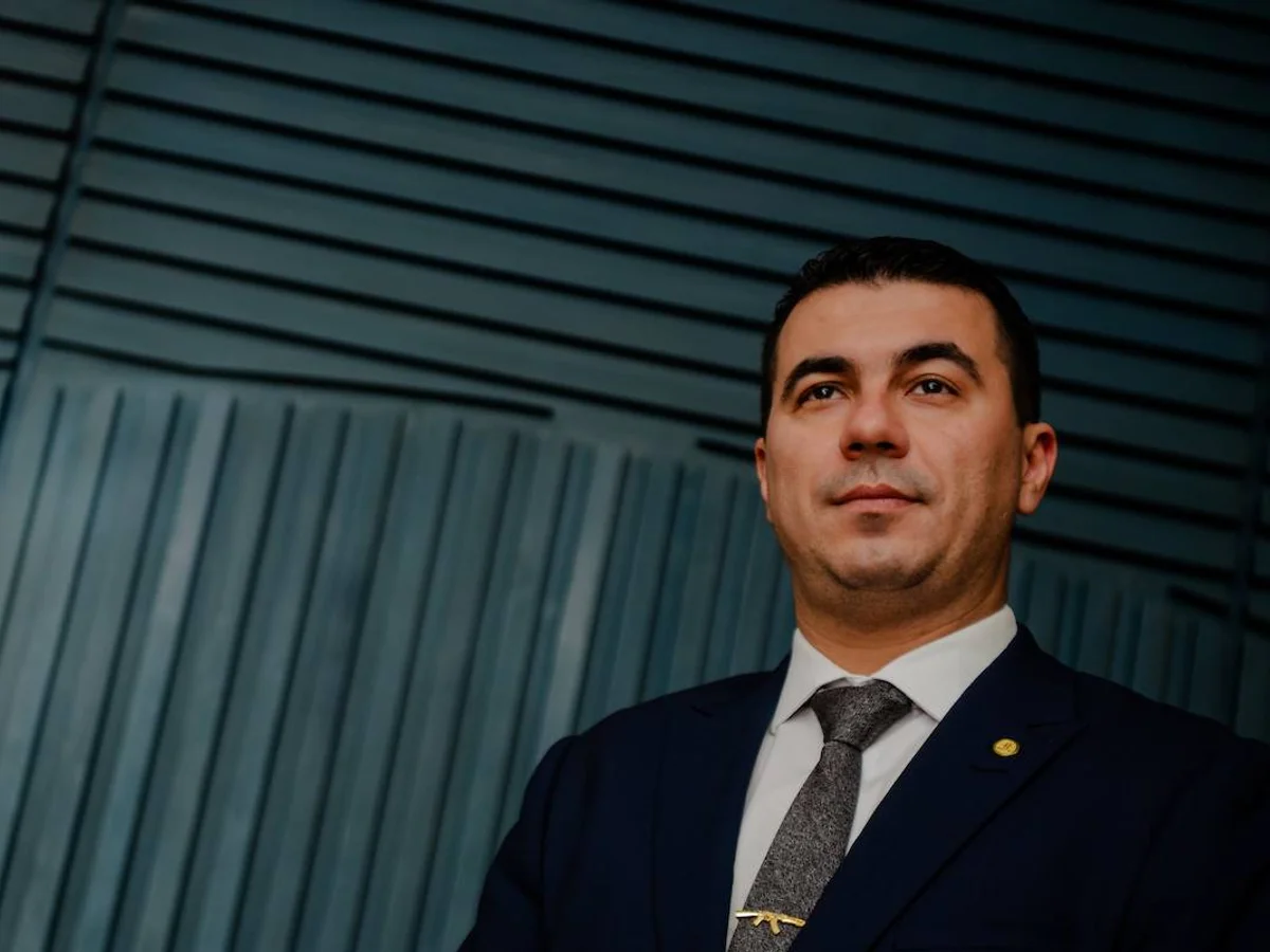 Candidato não eleito é acusado de calote em equipe de pesquisa eleitoral