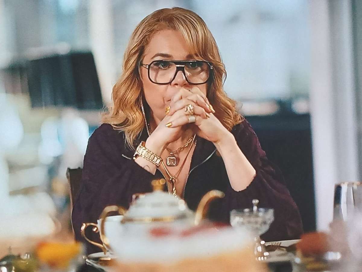 Quem Ama Cuida: Pilar celebra atentado, mas leva uma rasteira
