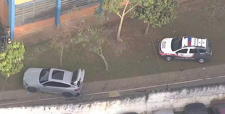 Vídeo mostra momento que DJ foge da PM, atropela homem e pula na piscina para evitar prisão