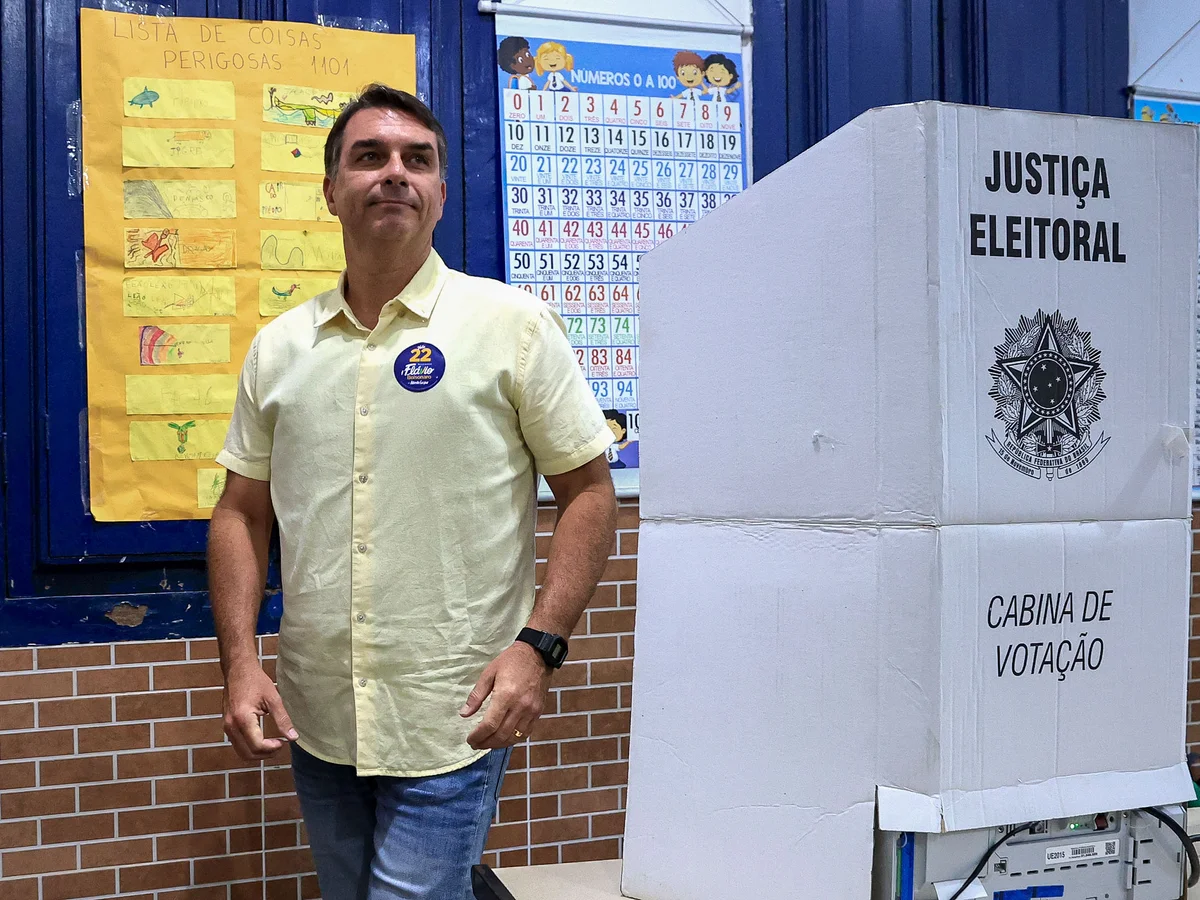 Flávio pede ao TSE mais 2 horas de votação em cidades de SP, PR e SC