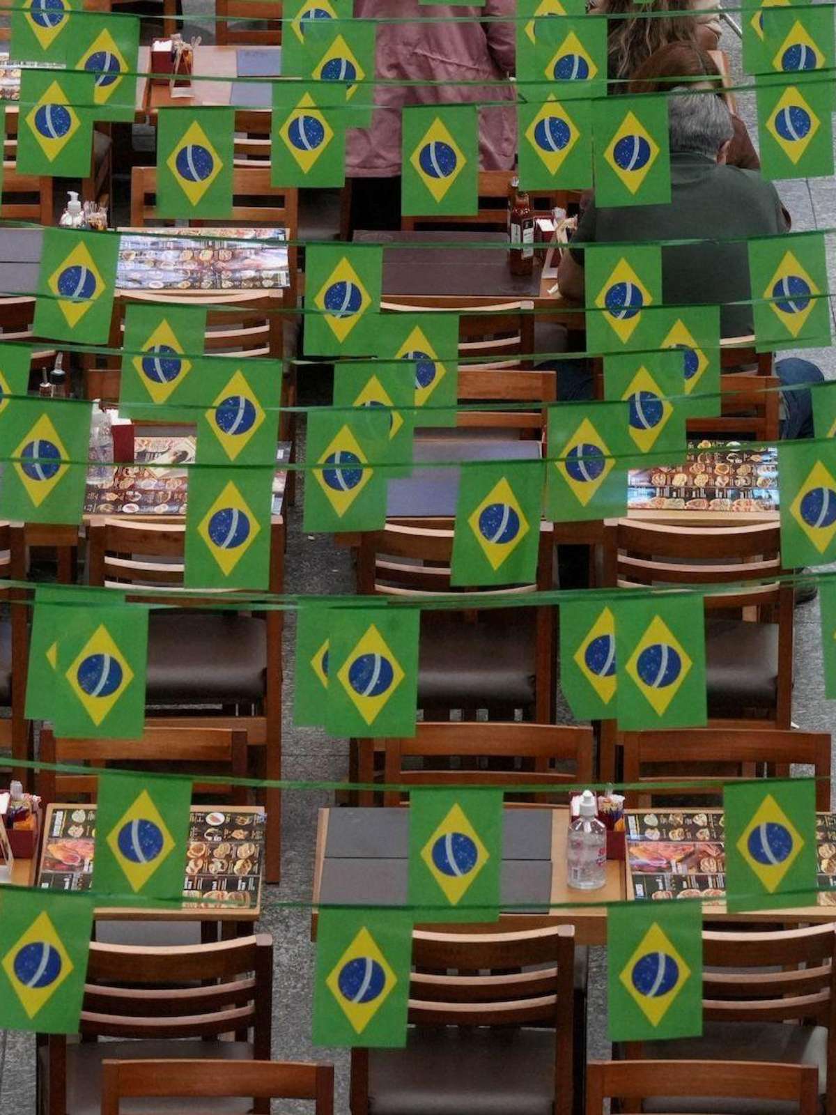 Nem Lula, nem Flávio Bolsonaro 'têm estômago' para reforma que Brasil precisa, diz Economist