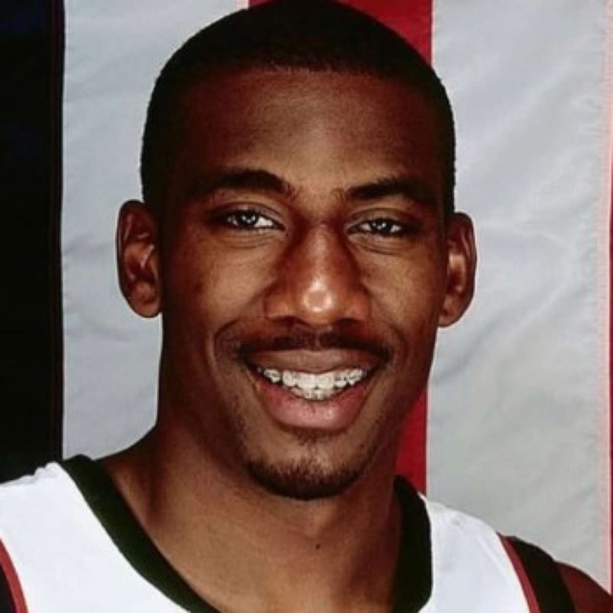 Ex-NBA vira policial quatro anos após ser preso por acusação de violência doméstica