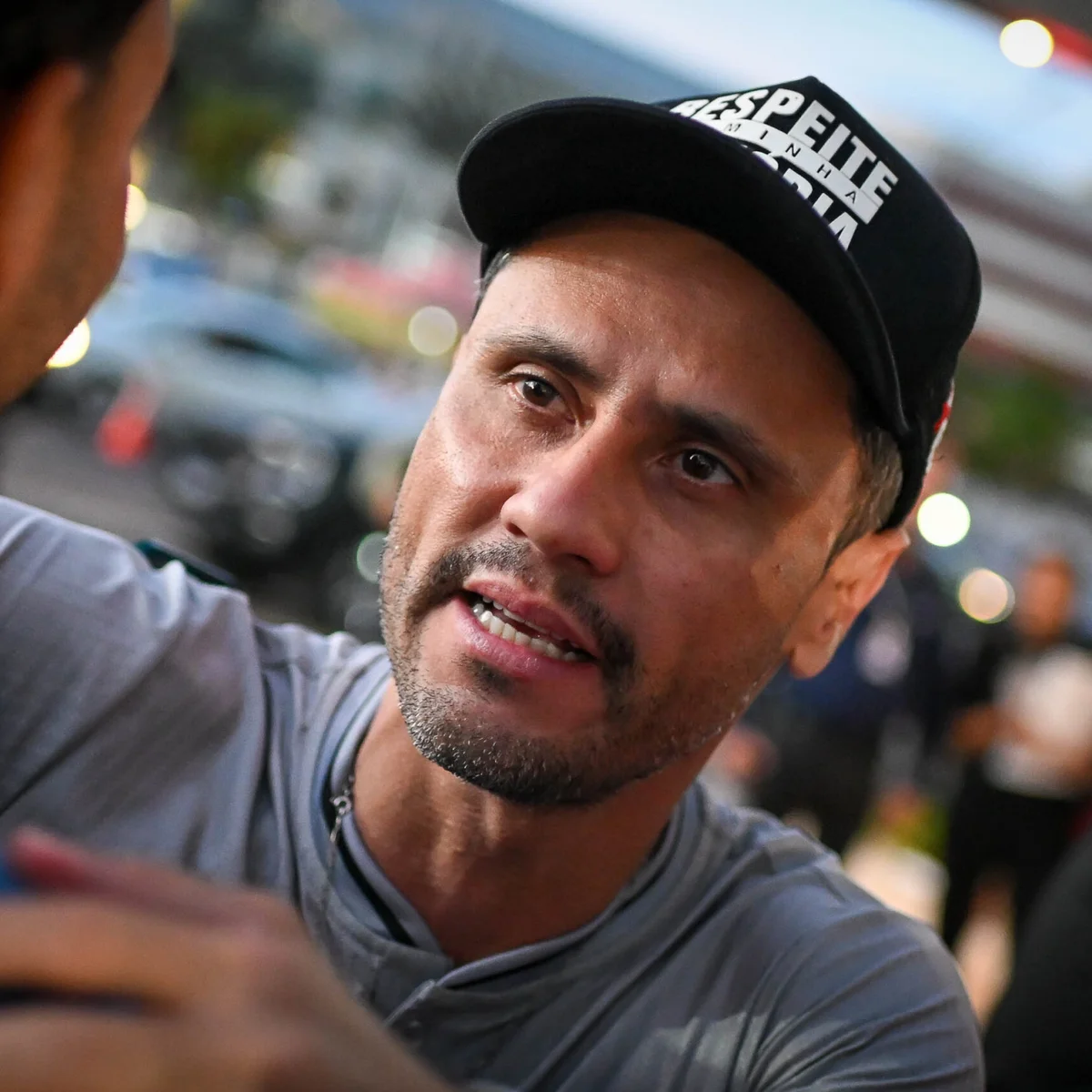Por apoio na ALMG e revisão de dívida, Cleitinho cola em Flávio e no PL